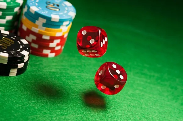 fulltoto login app showing live blackjack table with multiple camera angles and player chat